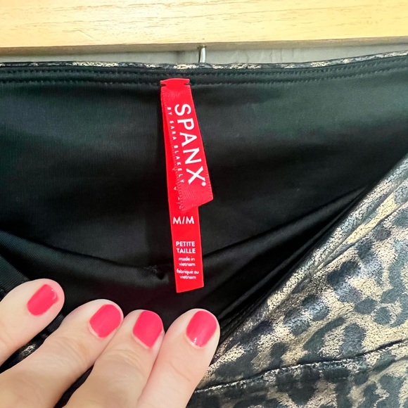 Spanx Faux Leather Leggings with Metallic Leopard Print, Size Medium Petite - Picture 5 of 6